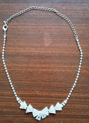 Колье ожерелье украшение на шею бантик блестящие блестящие камешки