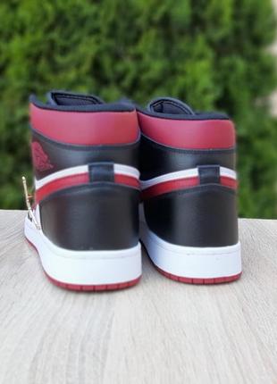 Мужские кроссовки nike air jordan 1 retro white black burgundy джордан белого с черным и бордовым цветами3 фото