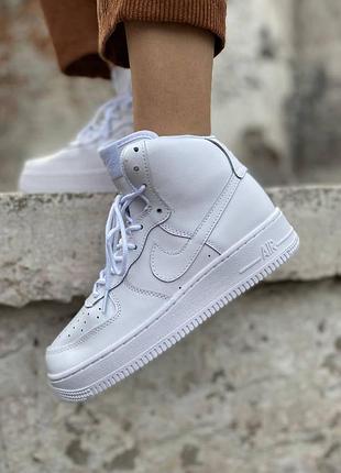 Женские кроссовки nike air force 1 high белые кожаные высокие кеды найк на каждый день демисезон