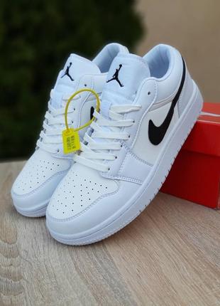 Чоловічі кросівки nike air jordan 1 low white black джордан білого з чорним кольорів