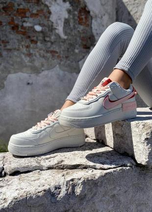 Жіночі кросівки nike air force 1 shadow молочні світло рожеві білі кеди найк на кожен день9 фото