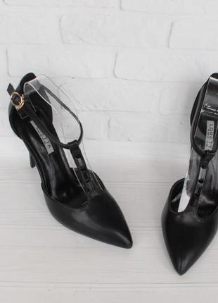 Черные туфли, лодочки, босоножки 38 размера на шпильке, каблуке