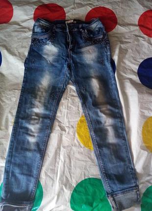 Стильные бойфренды джинсы