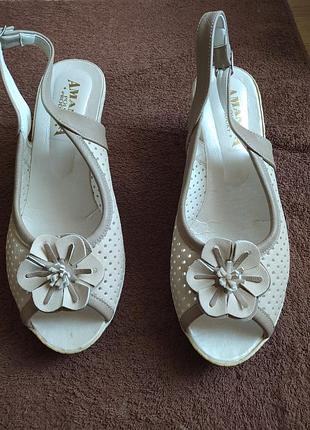 Летние босоножки