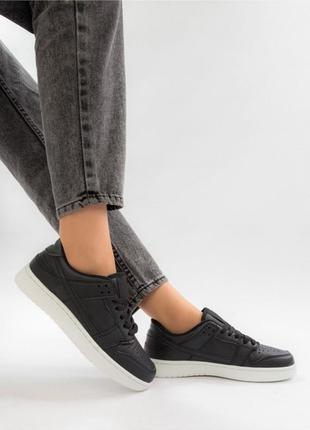 Чорні жіночі кросівки2 фото