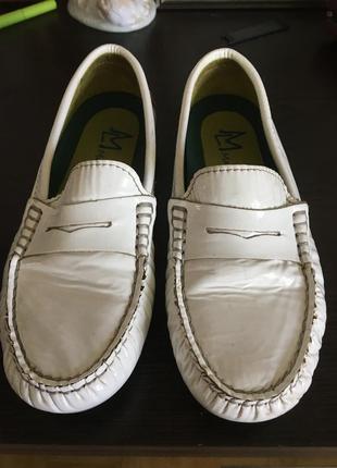 Лаковые туфли