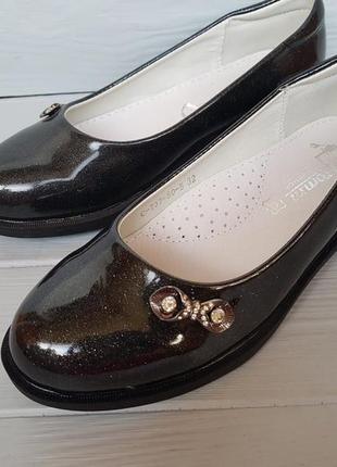 Лаковые туфли для девочки с кожаной стелькой туфлі для дівчинки р.33-375 фото