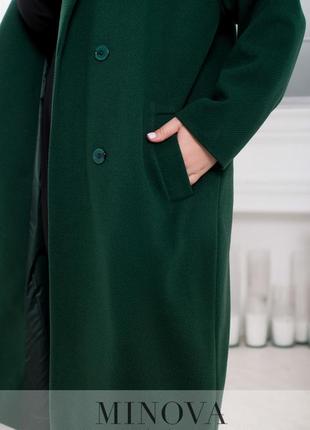 Женское зеленое двубортное пальто3 фото