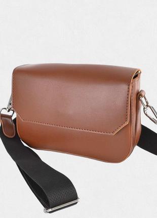 Жіноча сумка кросбоді з екошкіри коричнева