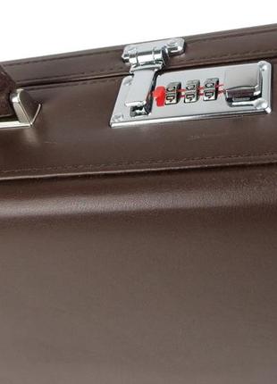 Чоловічий шкіряний відрядний кейс для ноутбука,дипломат з екошкіри portfolio коричневий 44х33х10 см7 фото