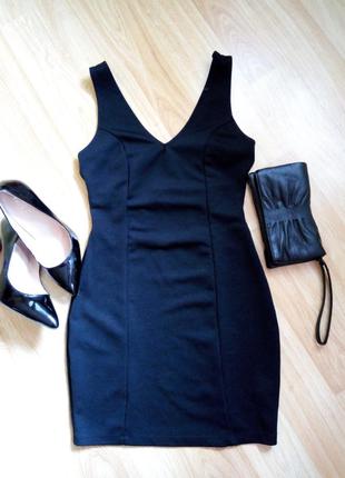 Маленькое черное платье с полосками на спине miss selfridge