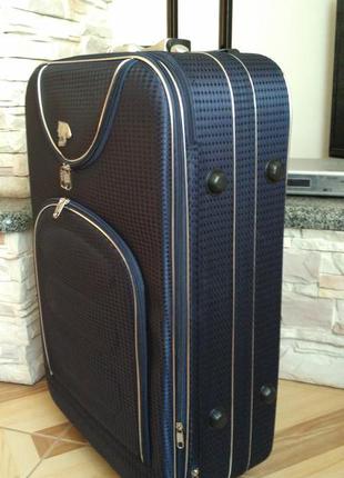Чемоданы на колесах с замочком как хранить чемоданы samsonite