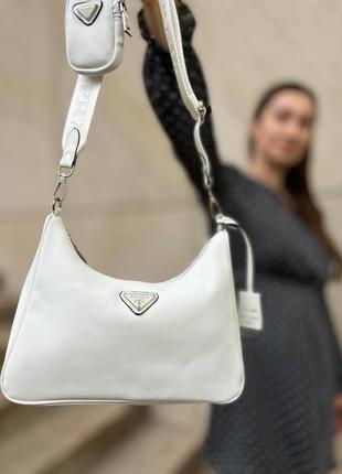 Женская сумка prada big re-edition white прада маленькая сумка на плечо красивая, легкая сумка из эко-кожи