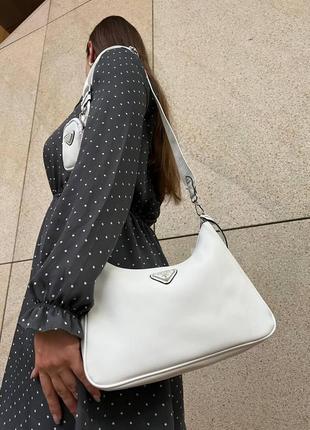 Женская сумка prada big re-edition white прада маленькая сумка на плечо красивая, легкая сумка из эко-кожи5 фото