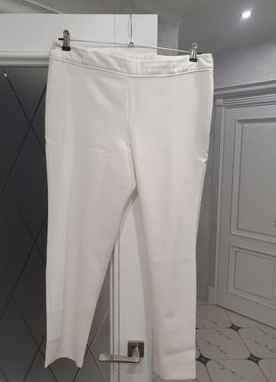 Стильные белые брюки