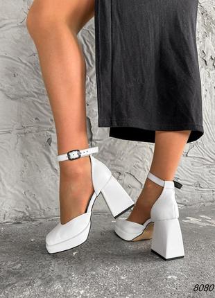 Белые натуральные кожаные туфли на высоком толстом каблуке с платформой ремешком квадратным носом кожа свадебные6 фото