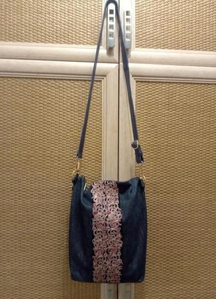 Джинсовая сумка с орнаментом