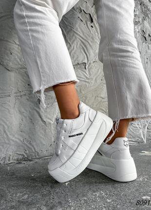 Белые кожаные массивные кроссовки на высокой массивной грубой подошве платформе с волком7 фото