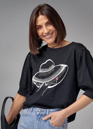 Жіноча футболка з рукавами-ліхтариками та принтом капелюшка