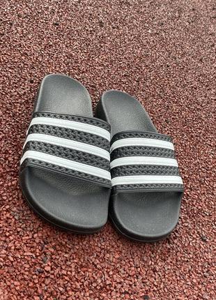 Сланцы тапки шлепки оригинал adidas adilette р37/22.5,пляжные для бассейна на каждый день