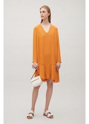 Стильное платье с рукавом cos