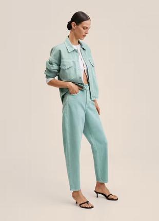 Зауженные джинсы с высокой посадкой, бренд mango
