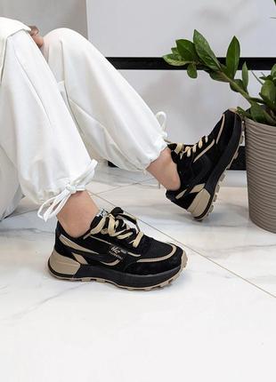 Стильные и качественные кроссовки для девушек3 фото