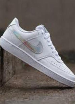 Стильні кросівки з перфорацією бренду nike court vision uk 3 eur 36,5