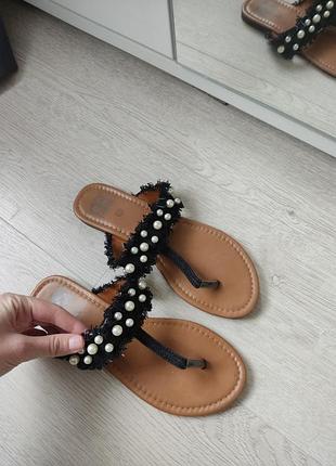 Босоніжки шльопанці в'єтнамки