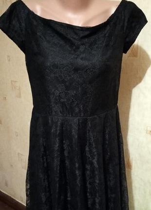 Плаття з відкритими плечима, 14