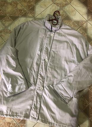 Гарна куртка на осінь (тепла)