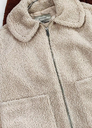 Кремова курточка-шубка stradivarius2 фото