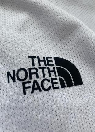 Стильная белоснежная оригинальная спортивная топ футболка с принтом the north face6 фото