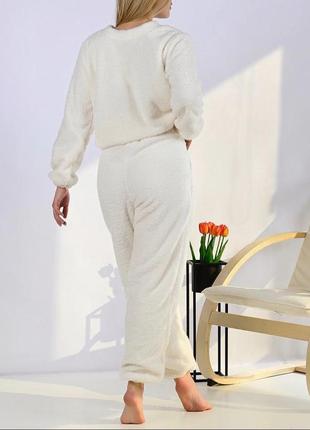 Качественная теплая женская пижама из эко меха утепленная женская пижама белая зимняя женская пижама тедди теплый костюм для дома7 фото