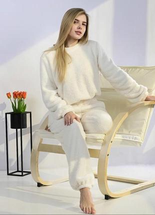 Качественная теплая женская пижама из эко меха утепленная женская пижама белая зимняя женская пижама тедди теплый костюм для дома5 фото