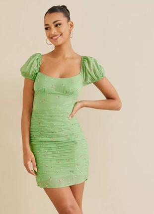 Зеленое платье с открытой спинкой в цветочный принт xl