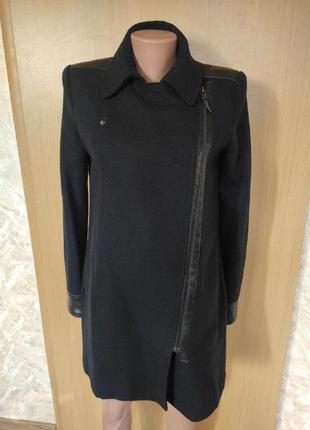 Темно - синее черное шерстяное пальто с кожаными вставками mango удлиненная косуха3 фото