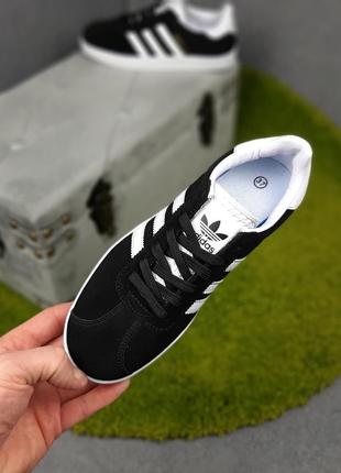 Женские летние замшевые кроссовки adidas gazelle черные с белым&nbsp;кеды адидас газель2 фото