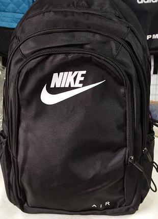 Большой спортивный рюкзак на три отдела