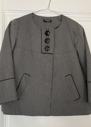 Укороченный пиджак с рукавом 3/41 фото