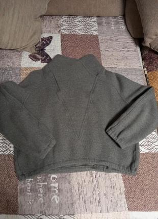 Стильный укороченный свитер серого цвета. подходит к любой вещи. легко миксуется,5 фото