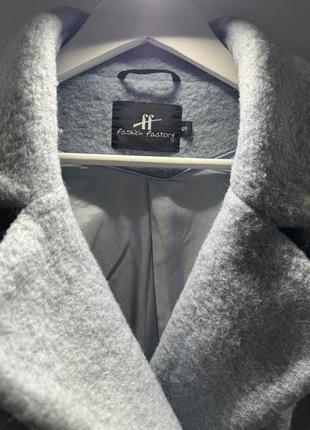 Голубое пальто бренда ff с натуральной шерстью5 фото