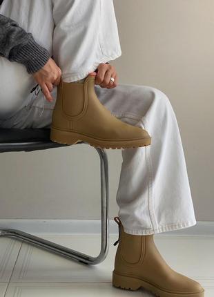 Шикарные резиновые ботинки zara