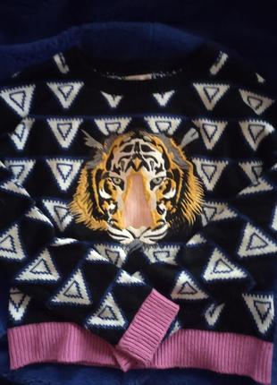 Gucci tiger: светр з вишивкою