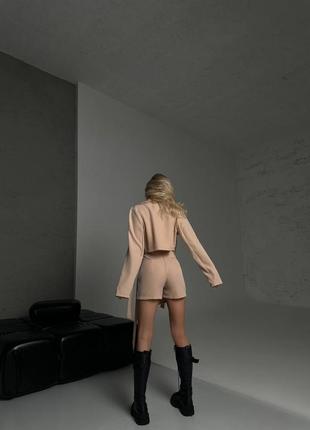 Женский стильный качественный трендовый костюм комплект двойка 2 укороченный пиджак с юбкой-шорты3 фото