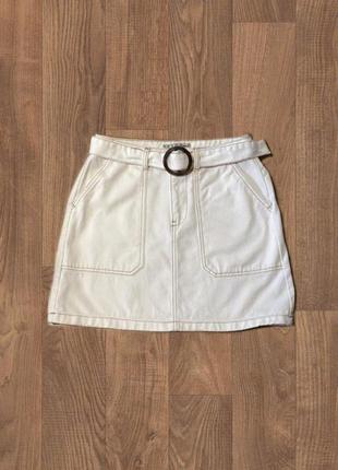 Белая джинсовая юбка с контрастной лентой 50 размер