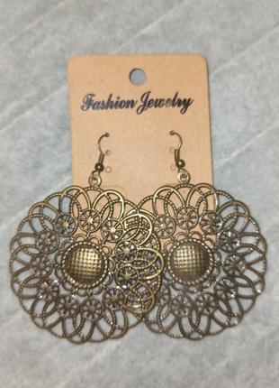 Объемные лёгкие серьги в стиле бохо