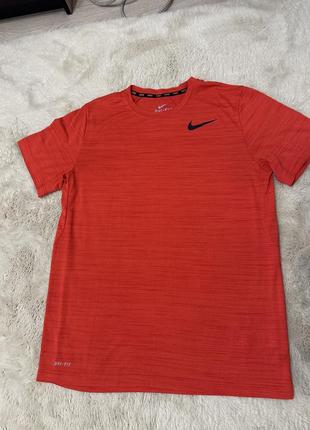 Футболка nike