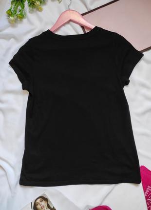 Базовая черная футболка хлопковая с надписью к короткому рукаву с круглым вырезом и короткими рукавами удлиненная кофта женская4 фото