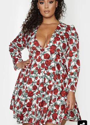 Красивое цветочное платье plus size prettylittlething